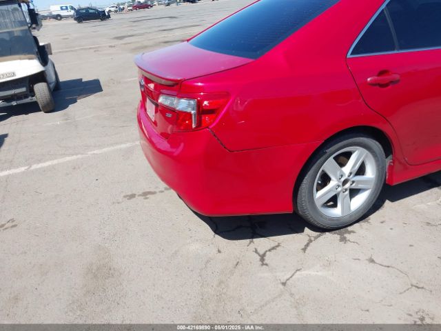 4T1BF1FK1EU840483 Toyota CAMRY SE