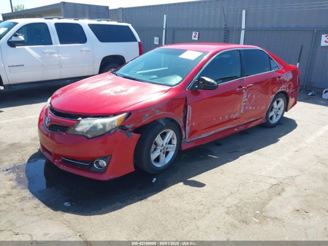 4T1BF1FK1EU840483 Toyota CAMRY SE