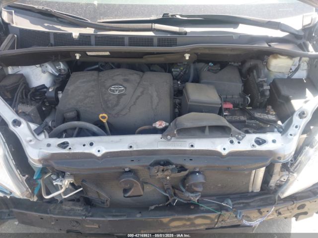 5TDKZ3DC9KS981398 Toyota Sienna Le 8 Passenger