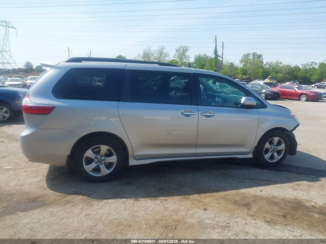 5TDKZ3DC9KS981398 Toyota Sienna Le 8 Passenger