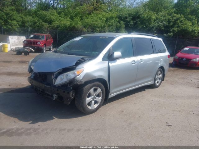 5TDKZ3DC9KS981398 Toyota Sienna Le 8 Passenger
