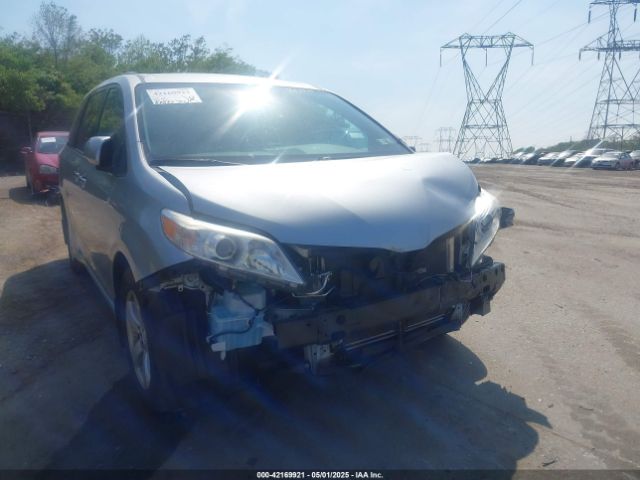5TDKZ3DC9KS981398 Toyota Sienna Le 8 Passenger