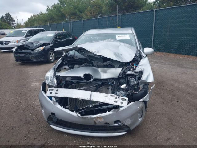 JTDKN3DU0F0455819 Toyota Prius Two
