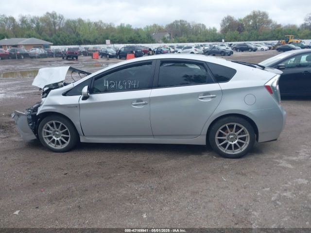 JTDKN3DU0F0455819 Toyota Prius Two