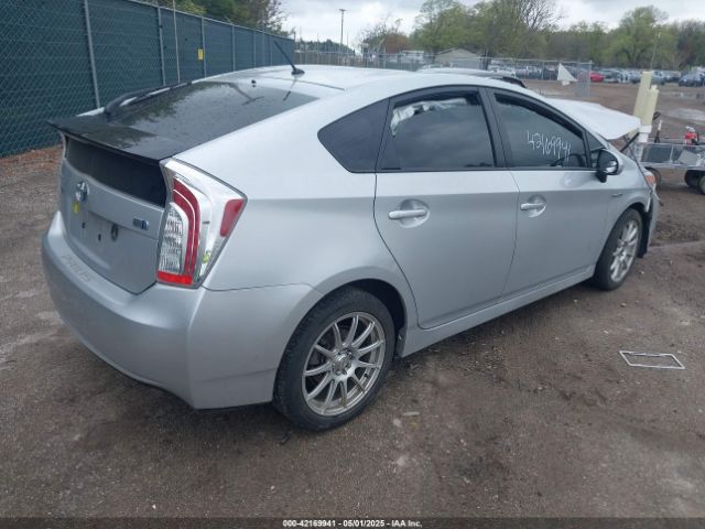 JTDKN3DU0F0455819 Toyota Prius Two