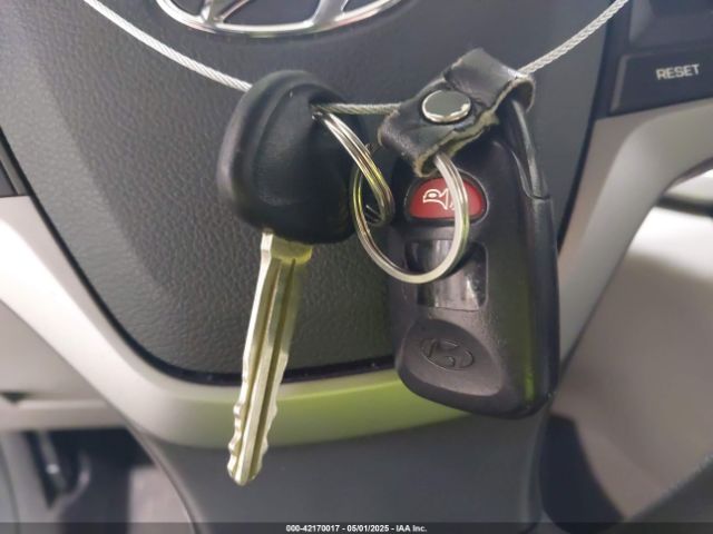 5NPD74LF9HH180842 Hyundai ELANTRA SE