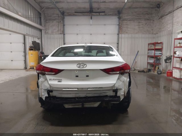 5NPD74LF9HH180842 Hyundai ELANTRA SE
