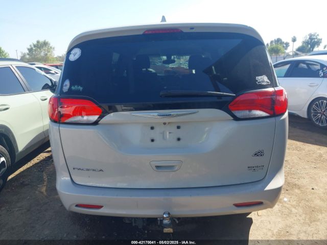 2C4RC1DG6HR633826 Chrysler Pacifica Touring