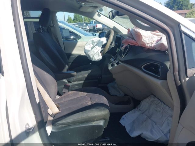 2C4RC1DG6HR633826 Chrysler Pacifica Touring