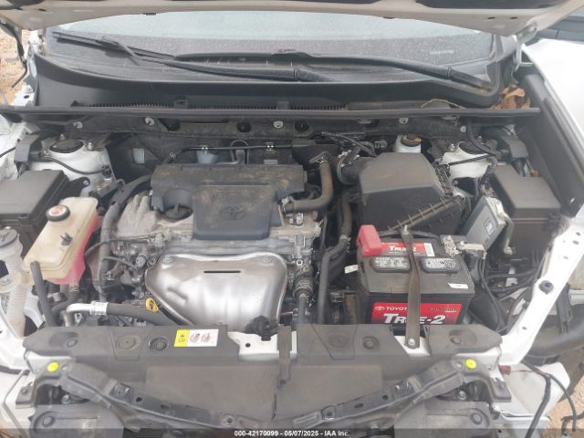 JTMZFREV5JJ173636 Toyota RAV4 LE