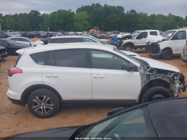JTMZFREV5JJ173636 Toyota RAV4 LE