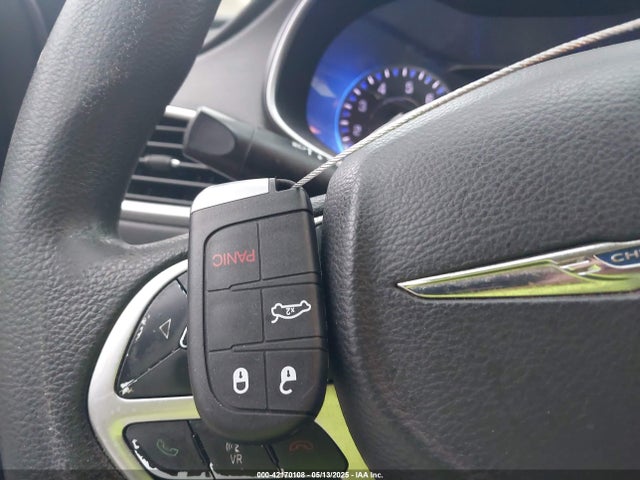 1C3CCCAB8GN133001 Chrysler 200 Limited