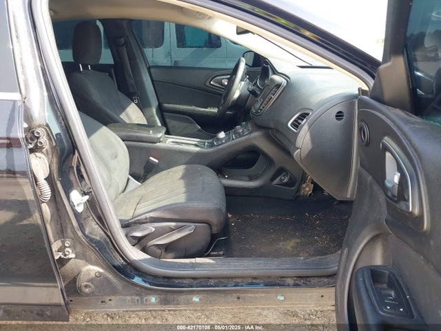 1C3CCCAB8GN133001 Chrysler 200 Limited