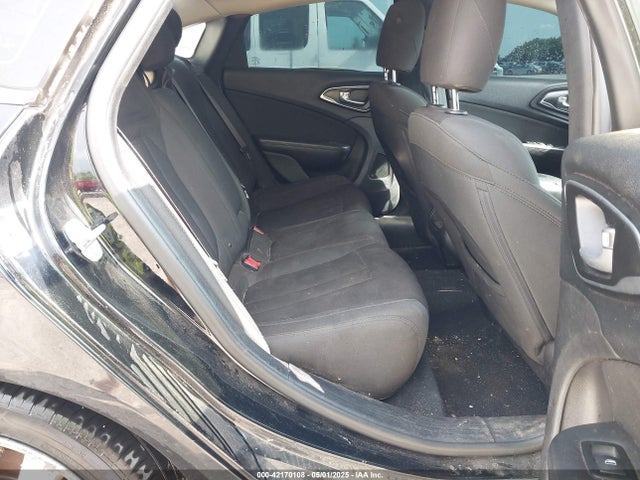 1C3CCCAB8GN133001 Chrysler 200 Limited