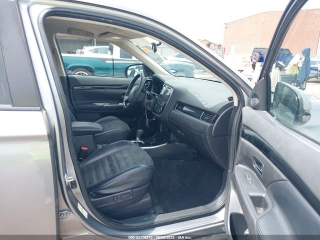 2019 MITSUBISHI OUTLANDER JA4AD3A35KZ026377 Photo 4