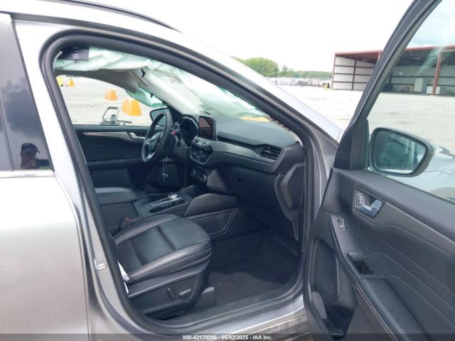 2022 FORD ESCAPE 1FMCU9J98NUA15019 Photo 4