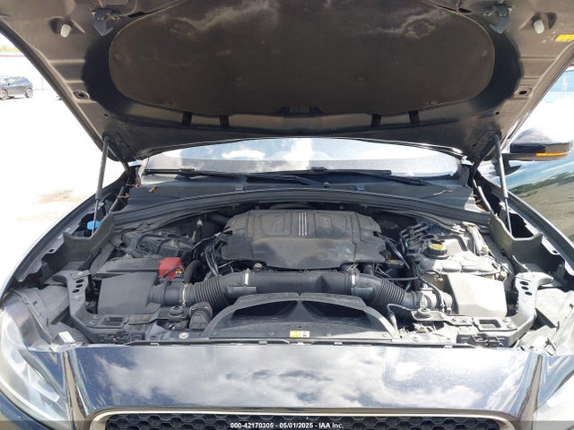 2017 JAGUAR F-PACE SADCJ2BV2HA098313 Photo 9