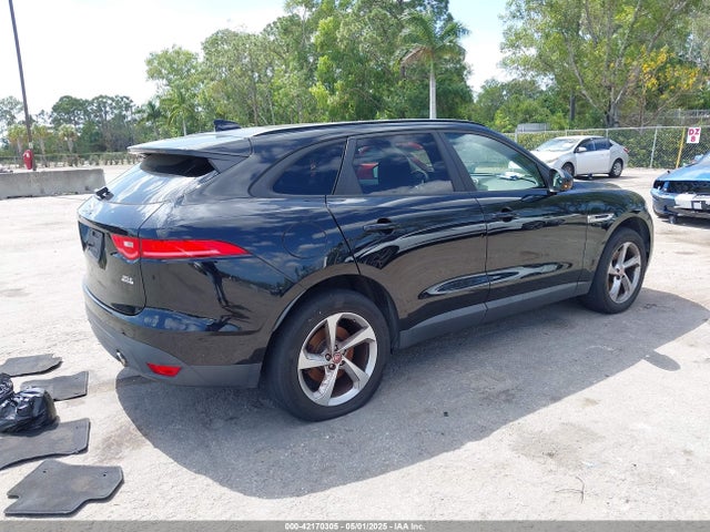 2017 JAGUAR F-PACE SADCJ2BV2HA098313 Photo 3