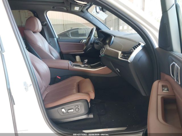 2022 BMW X5 5UXCR6C09N9M21945 Photo 4