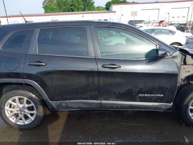 1C4PJLAB1EW221415 Jeep Cherokee Sport