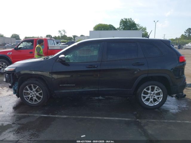 1C4PJLAB1EW221415 Jeep Cherokee Sport