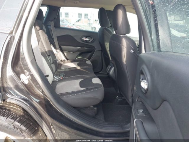 1C4PJLAB1EW221415 Jeep Cherokee Sport