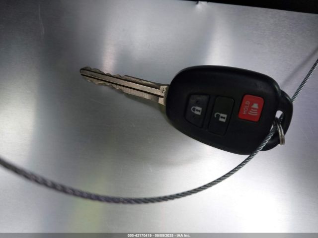 JTMWFREV6FD077992 Toyota Rav4 Xle