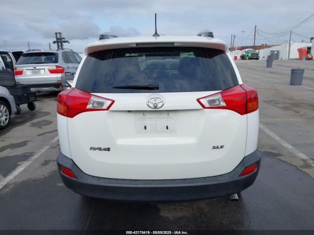 JTMWFREV6FD077992 Toyota Rav4 Xle
