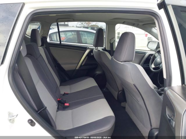 JTMWFREV6FD077992 Toyota Rav4 Xle