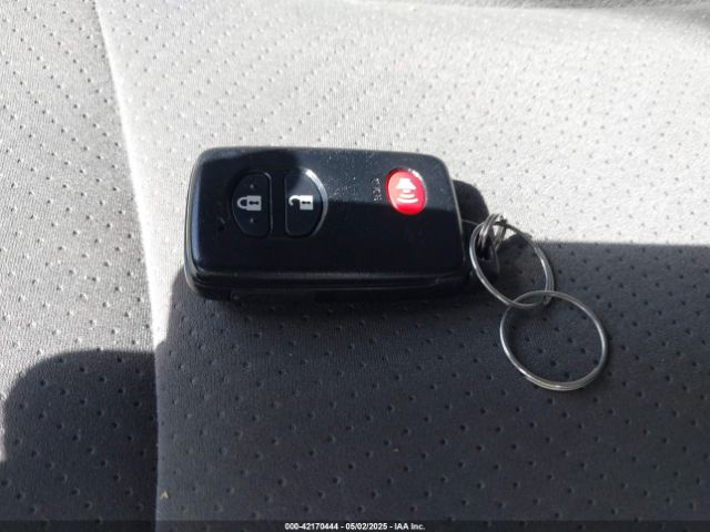 JTDKN3DU1F0409643 Toyota Prius Three