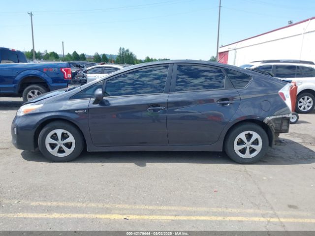 JTDKN3DU1F0409643 Toyota Prius Three