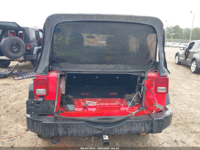 1C4BJWDG6GL221689 Jeep Wrangler Unlimited Sport