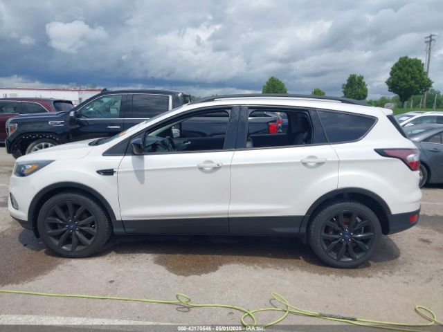 1FMCU0GD4JUA82802 Ford ESCAPE SE