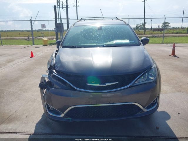 2C4RC1BGXJR144032 Chrysler Pacifica Touring L