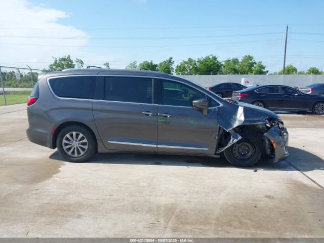 2C4RC1BGXJR144032 Chrysler Pacifica Touring L