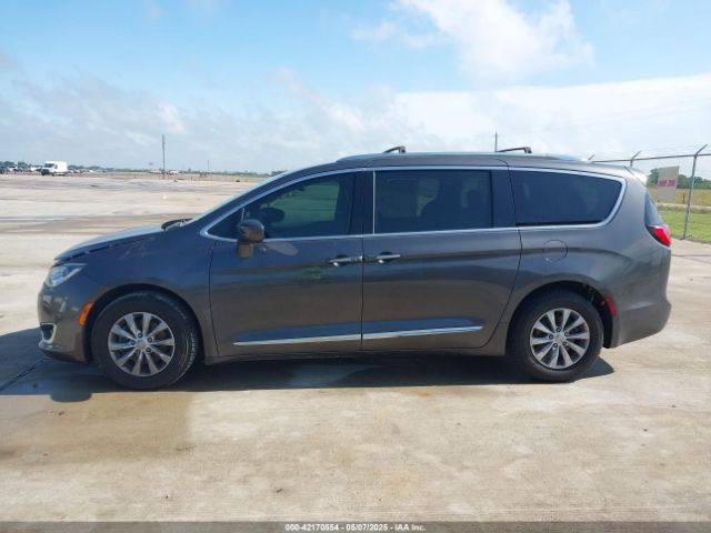 2C4RC1BGXJR144032 Chrysler Pacifica Touring L