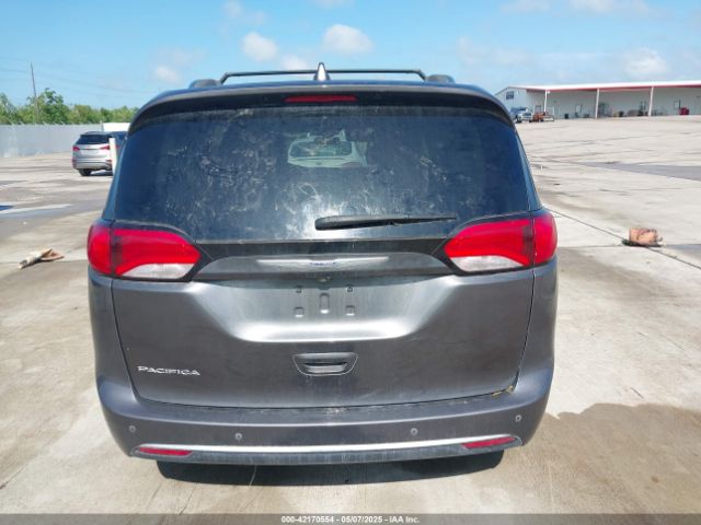 2C4RC1BGXJR144032 Chrysler Pacifica Touring L