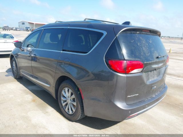 2C4RC1BGXJR144032 Chrysler Pacifica Touring L