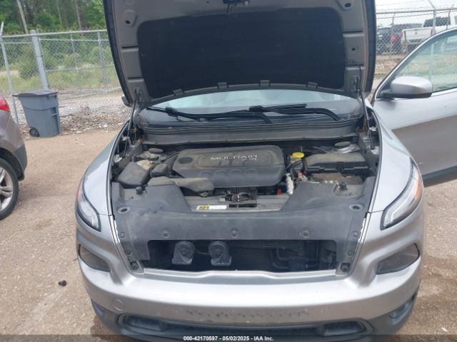 1C4PJLCBXGW217640 Jeep Cherokee Latitude