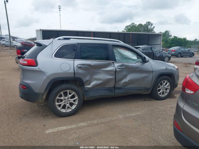 1C4PJLCBXGW217640 Jeep Cherokee Latitude