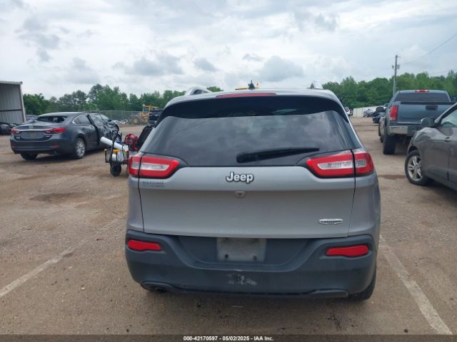 1C4PJLCBXGW217640 Jeep Cherokee Latitude