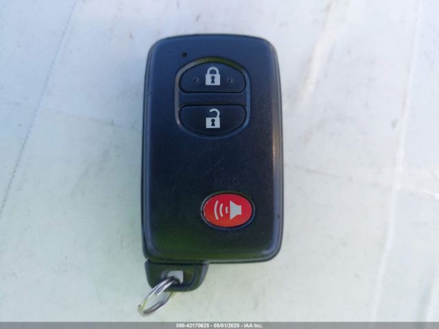 JTDKN3DU3F1887413 Toyota Prius Two
