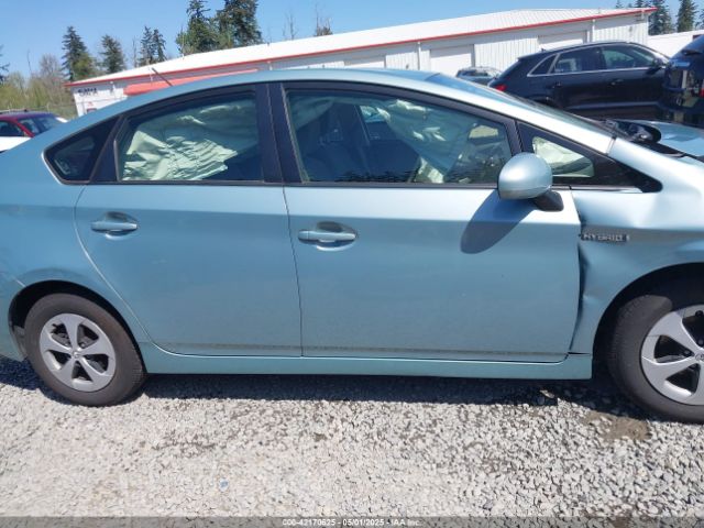 JTDKN3DU3F1887413 Toyota Prius Two