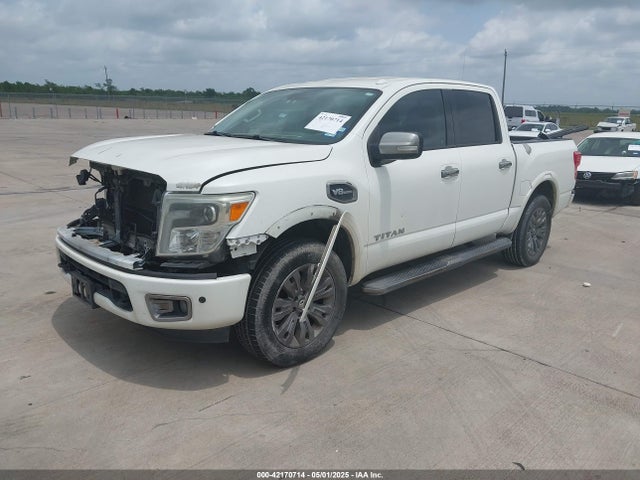 1N6AA1E52HN500930 Nissan 2017