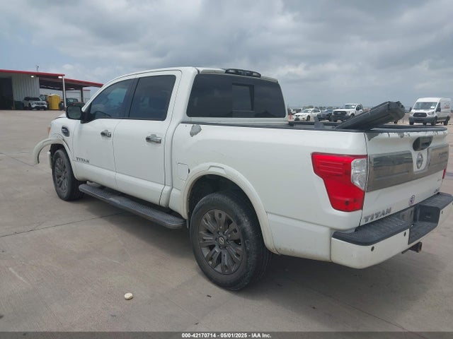 1N6AA1E52HN500930 Nissan 2017