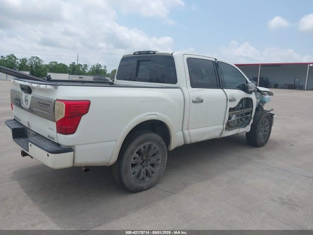 1N6AA1E52HN500930 Nissan 2017