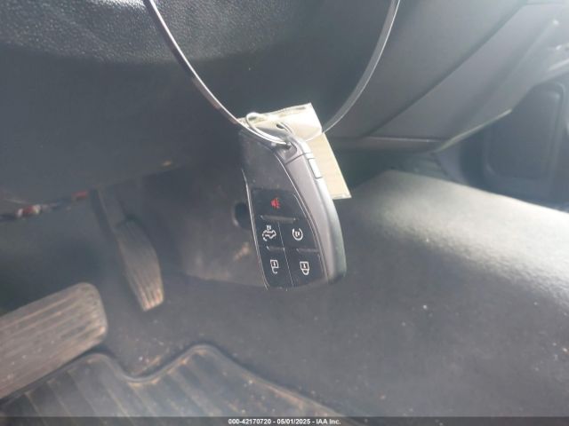 1GCPDBEK6PZ212240 Chevrolet Silverado 1500 4wd  Short Bed Custom