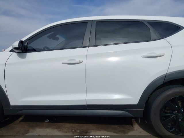 KM8J2CA4XLU159781 Hyundai TUCSON SE