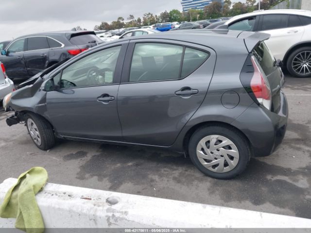 JTDKDTB30G1123758 Toyota Prius C One