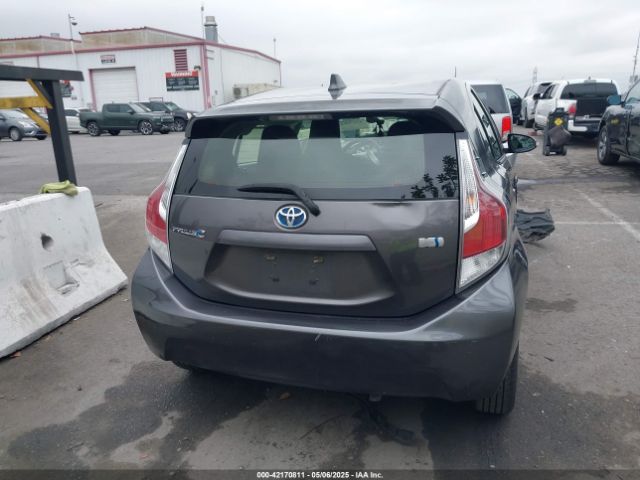 JTDKDTB30G1123758 Toyota Prius C One